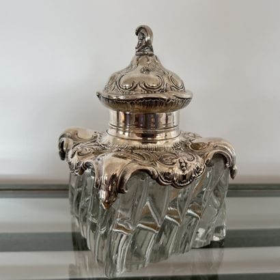 Quadrangular inkwell in crystal with twisted...
