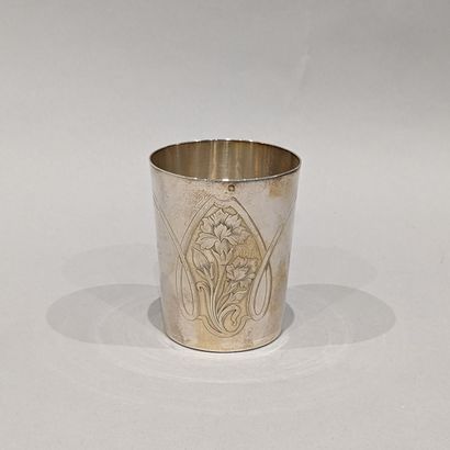 Silver tumbler (950) engraved 