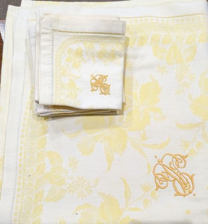 [Table linen] Set including: - a tablecloth...