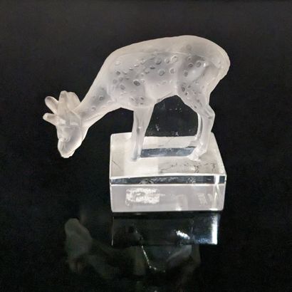 LALIQUE France. Suede, model created in 1929....