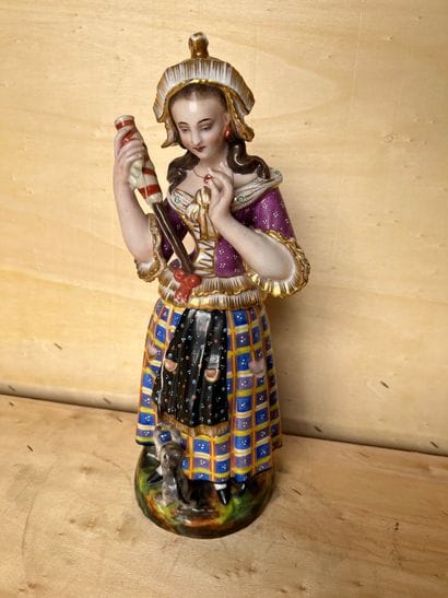 Porcelain teapot with polychrome decoration...