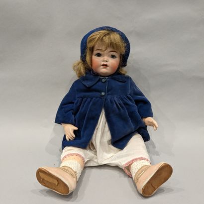 German doll, head in porcelain marked in...