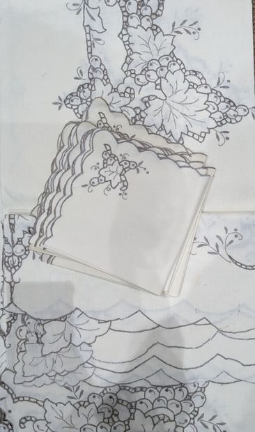 [Table linen] Set including: - a tablecloth...