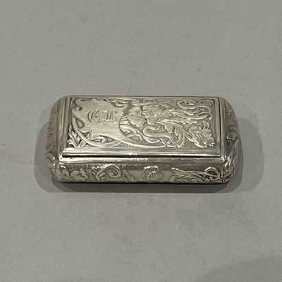 Domed silver (925) snuffbox, chased in full...