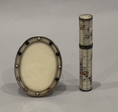 Silver (925) polygonal case applied with...