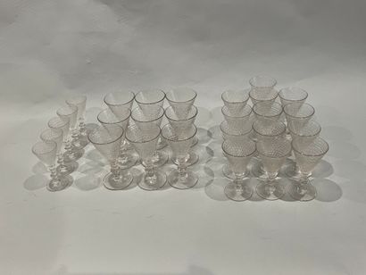Partie de service de verres à pied, la coupe...