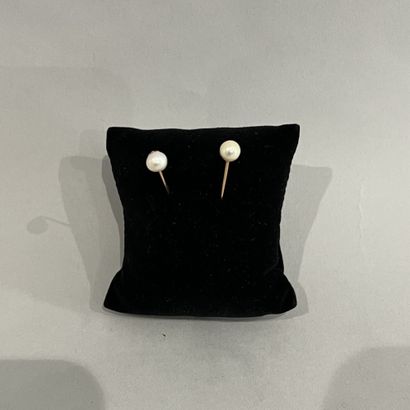 Two 18K (750) yellow gold tie pins, each...
