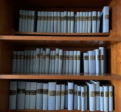 Caisse : partie de volumes de littérature...
