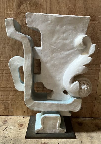 Sculpture en terre cuite patinée blanc et...
