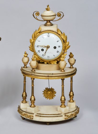 Portico clock in marble and gilt bronze,...