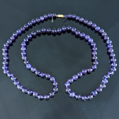 Necklace of one hundred amethyst balls, the...