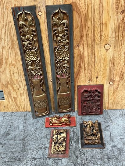 Set of decorative panels in carved wood,...