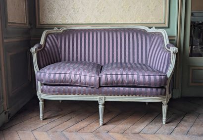 Salon en bois laqué gris rechampi vert, les...