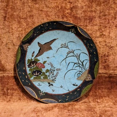 Japon, vers 1900. Assiette à décor en émaux...
