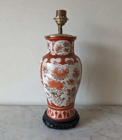 Vase en porcelaine de Satzuma, à décor de...