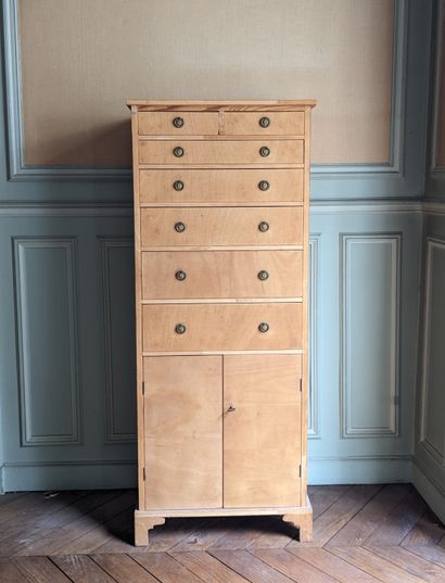 Meuble à hauteur d'appui en bois blanc, à...