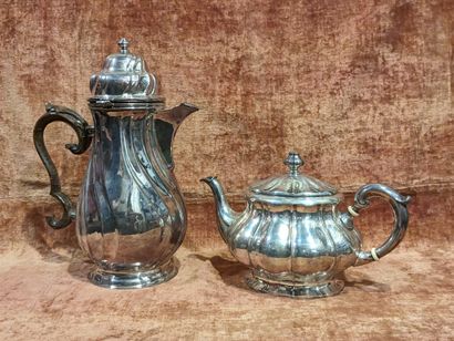 Théière et verseuse en métal argenté, à larges...