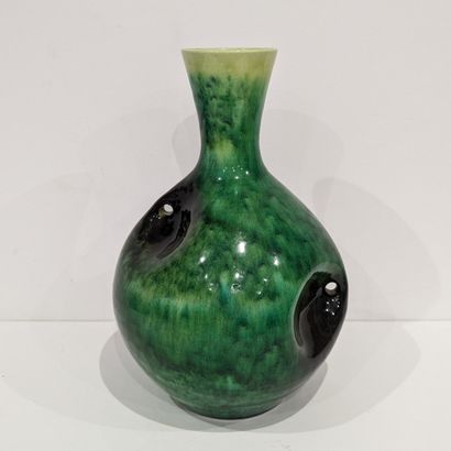 ACCOLAY. Vase boule à col tronconique et...