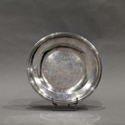 Assiette en argent (925), la bordure à filets...