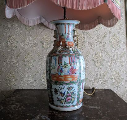 Canton, début du XXe siècle. Vase balustre...