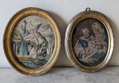 Médaillon ovale en broderie et découpage...