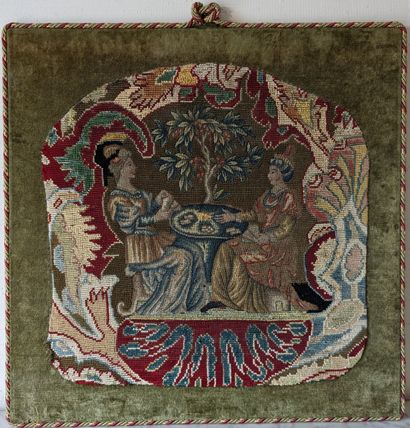 Dos de siège en tapisserie au point, à décor...