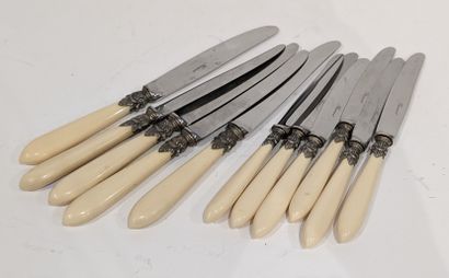 Suite de douze couteaux et six couteaux à...