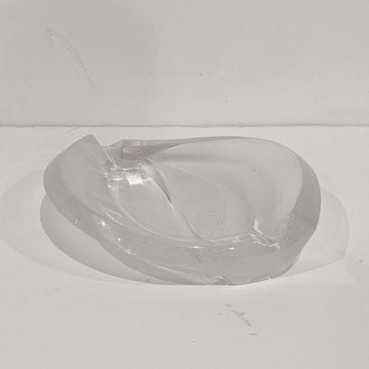 Marc LALIQUE pour LALIQUE France. Coupe vide-poche...