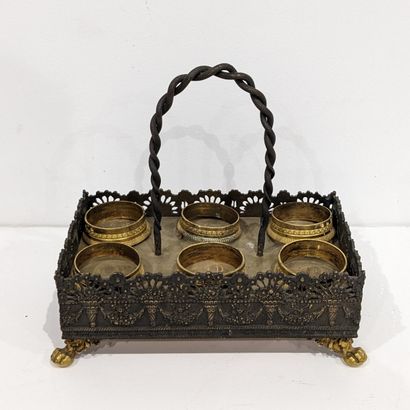 Présentoir de gobelets à liqueur en bronze...