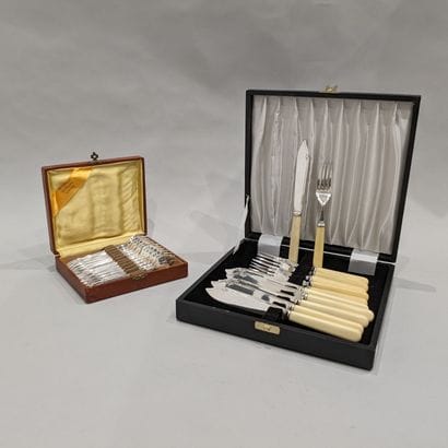 Métal argenté : ensemble de six couverts...