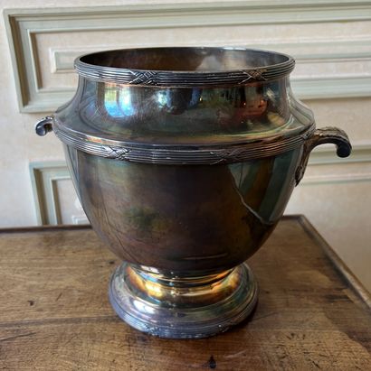 Large silver-plated refreshment bucket decorated...