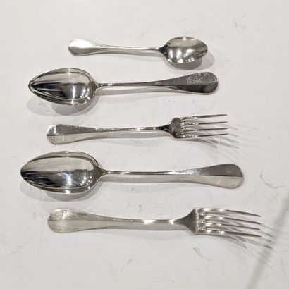 Set of silver-plated flatware. Includes seventeen...