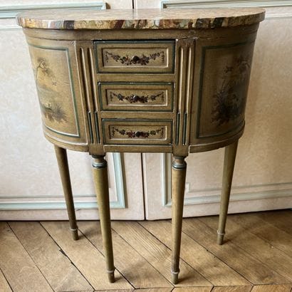 Small chest of drawers in grey-green painted...