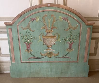 Headboard, curved at the top, in wood painted...
