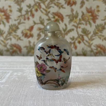 Small glass snuffbox with painted decoration...