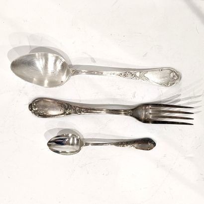 Silver-plated cutlery set with poppy design....
