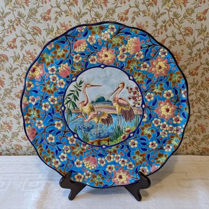 Longwy. Polylobed pie dish with polychrome...