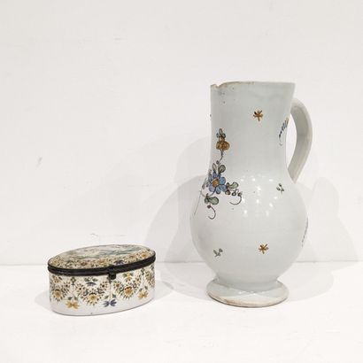 Earthenware with polychrome decoration: oval...