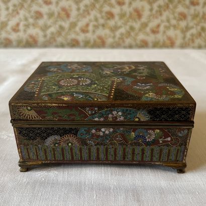 Cloisonné box decorated with phoenixes and...