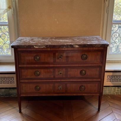 Veneered chest of drawers inlaid with green-tinted...