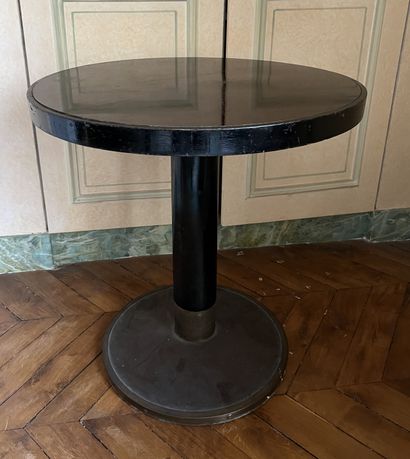 Three-top sellette in varnished wood, fluted...