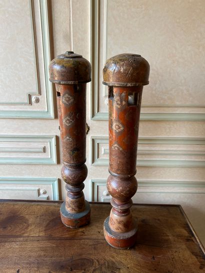 Pair of baluster-shaped uprights in painted...