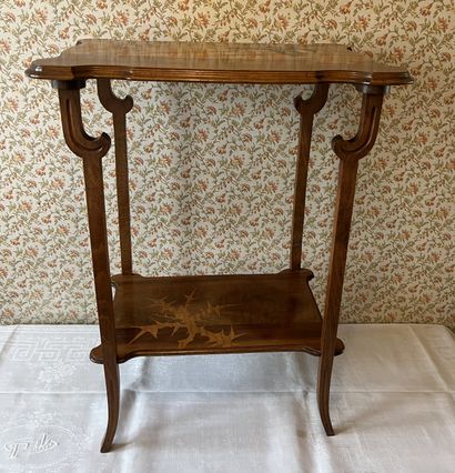 Emile GALLE (1846-1904). Table de salon en...