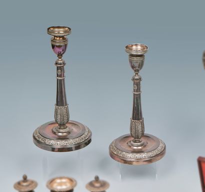Paire de flambeaux en argent (925), ciselé...