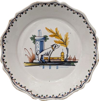 Nevers, XVIIIe siècle. Assiette en faïence...