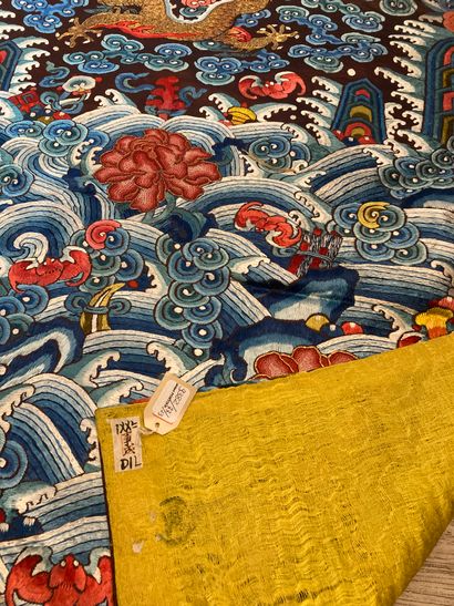 CHINE - XIXe siècle. Grand panneau de décoration...