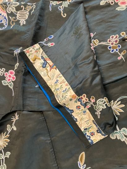 CHINE - XIXe siècle. Veste en soie noire...