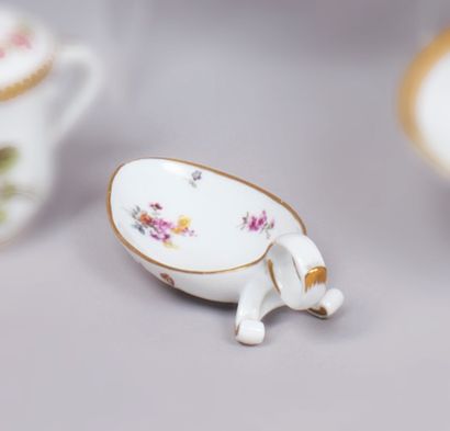 Meissen, XVIIIe siècle. Cuillère en porcelaine...