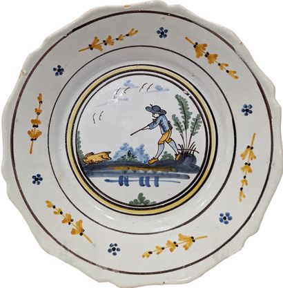 Nevers, XVIIIe siècle. Assiette en faïence...