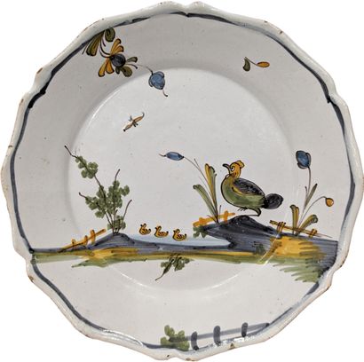 La Rochelle, XVIIIe siècle. Assiette en faïence...